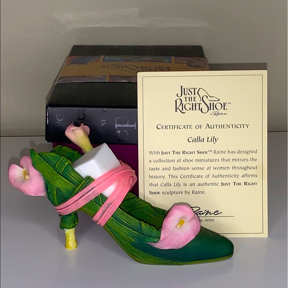 Just the Right Shoe Calla Lily